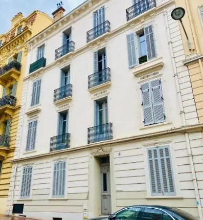 아파트 Joli Duplex Cathedrale 칸느