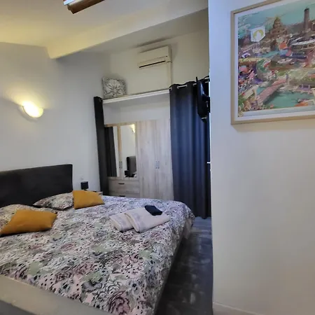 Joli Duplex Cathédrale Apartamento